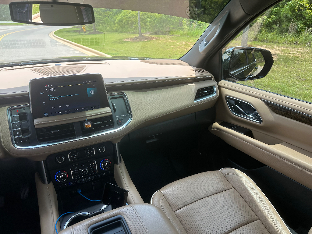 2024 Chevrolet Tahoe Premier - Black exterior view 19
