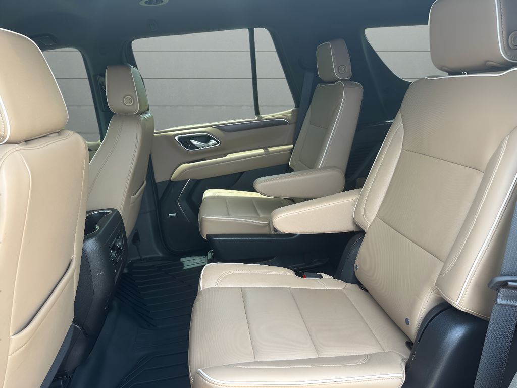 2024 Chevrolet Tahoe Premier - Black exterior view 14