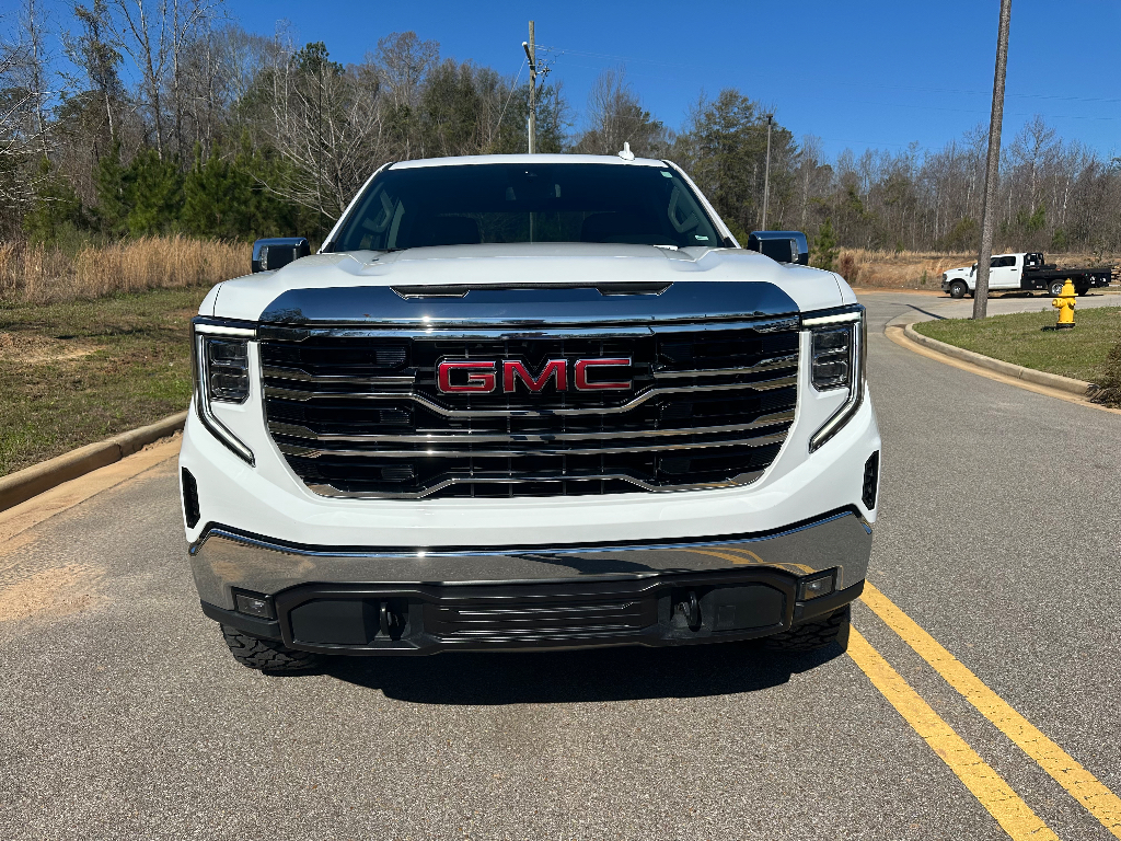 2024 GMC Sierra 1500 - Summit White exterior view 2