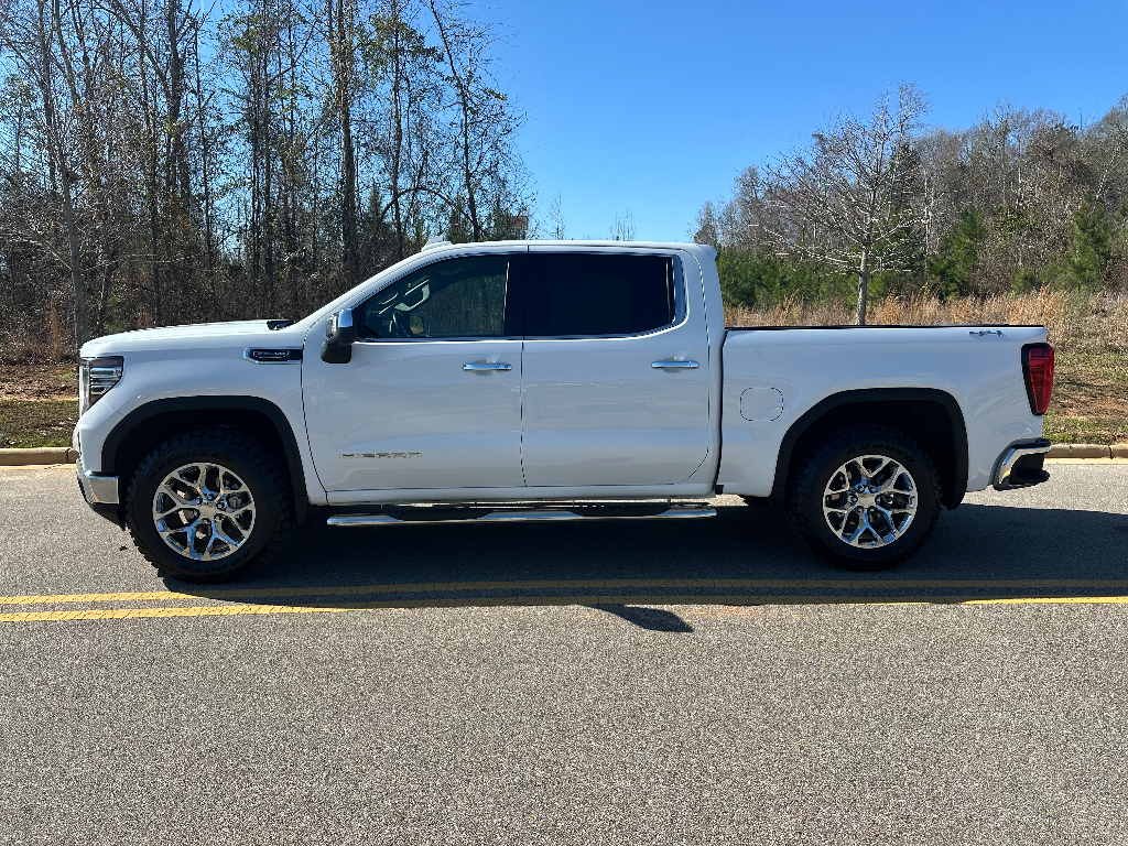 2024 GMC Sierra 1500 - Summit White exterior view 8
