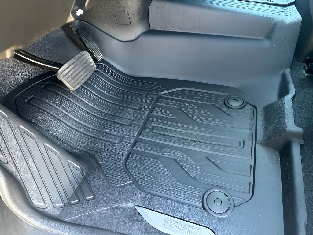 Used 2024 GMC Sierra SLT