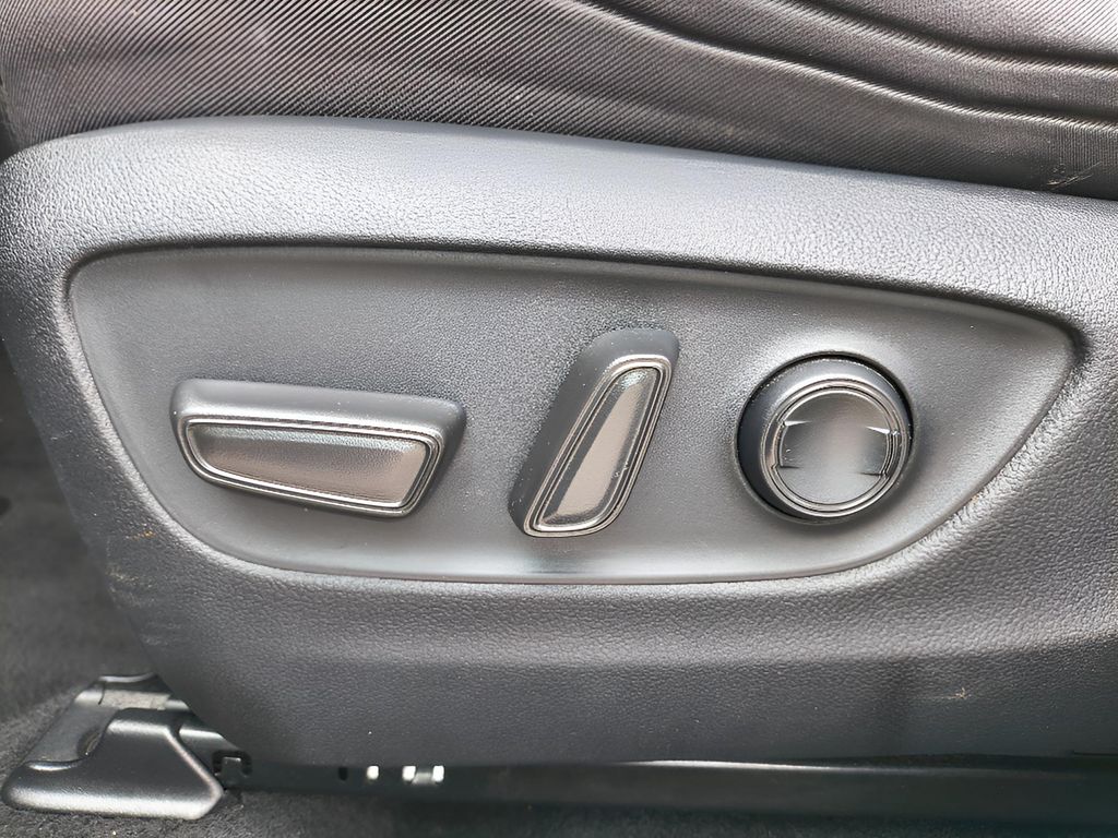 2024 Toyota RAV4 XLE - Midnight Black Metallic exterior view 15