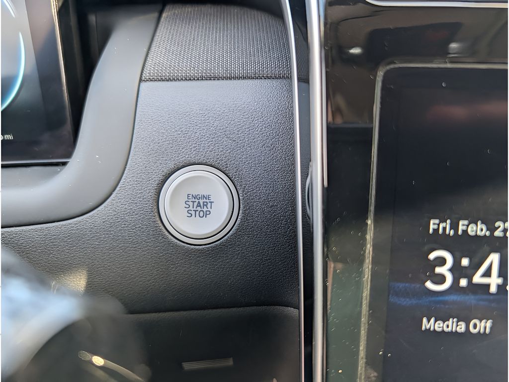 2024 Hyundai Tucson Limited - Hampton Gray exterior view 20