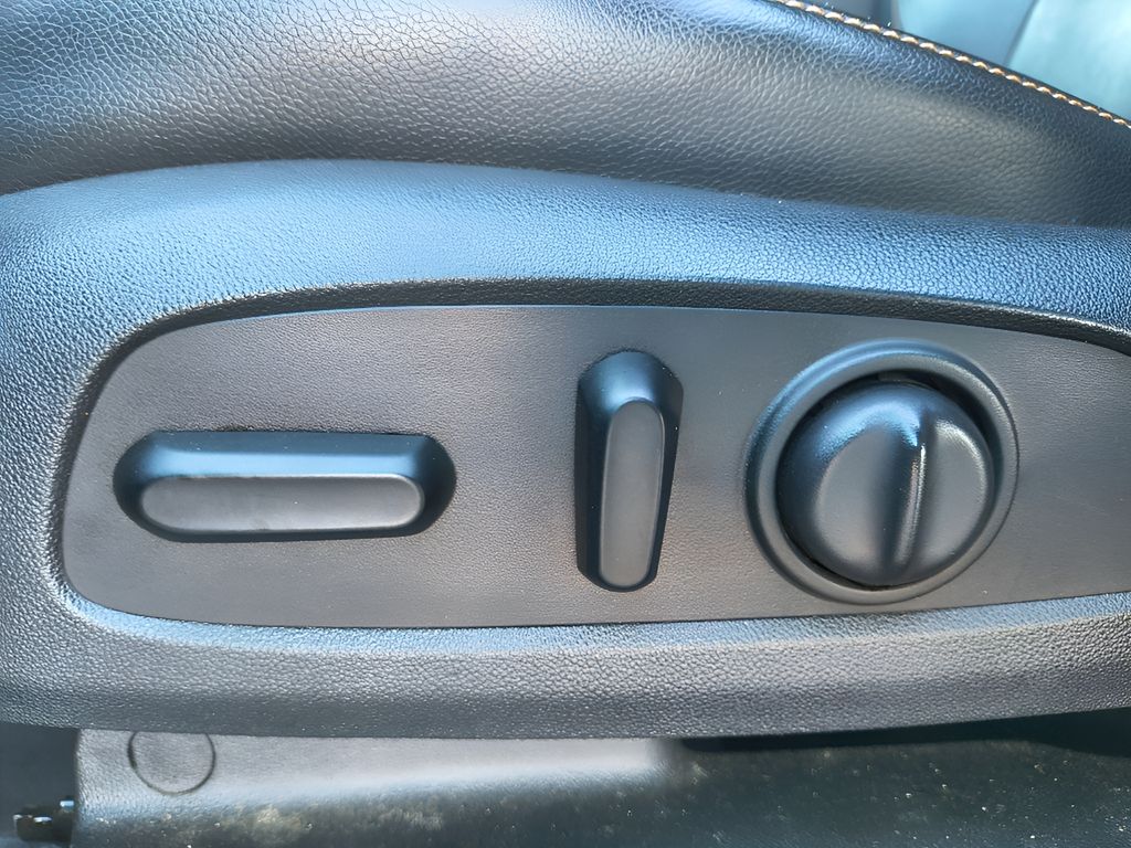 2020 Chevrolet Equinox Premier - Midnight Blue Metallic exterior view 16