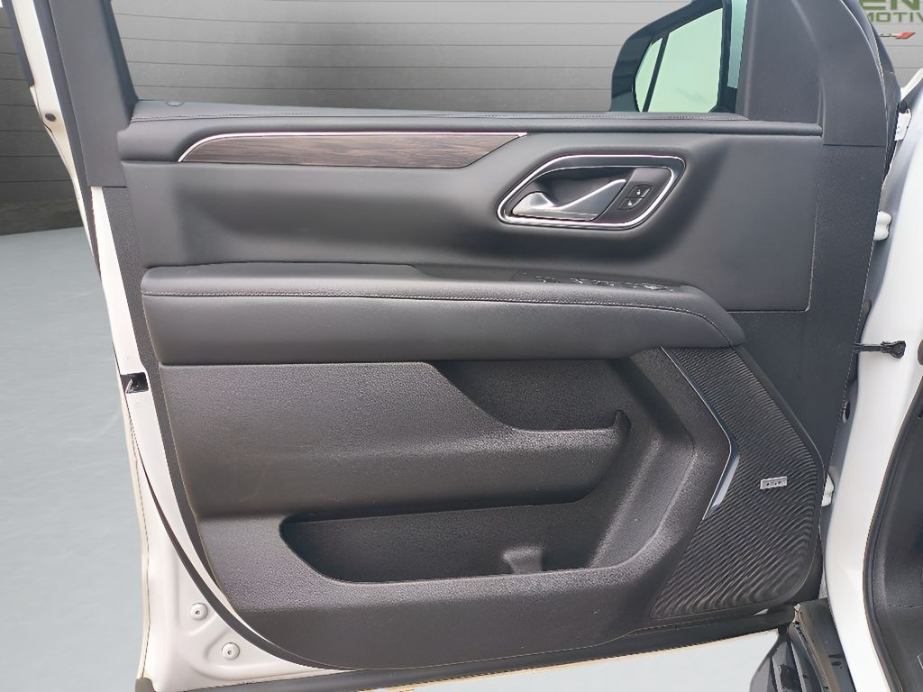 2021 Chevrolet Tahoe LT - Summit White exterior view 12