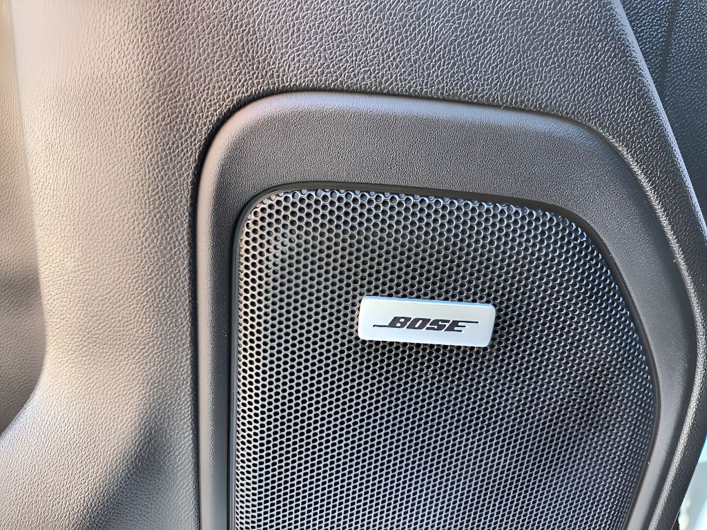 2020 Chevrolet Silverado 1500 - Summit White exterior view 11