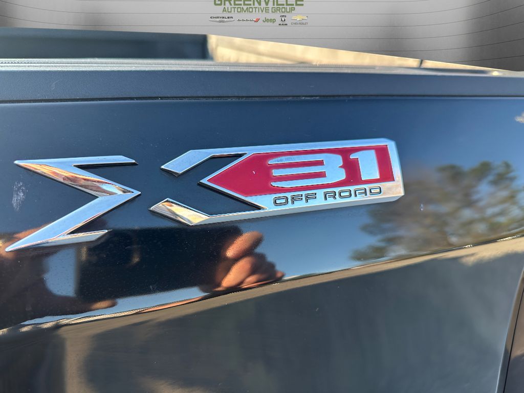 2021 GMC Sierra 1500 - Onyx Black exterior view 10