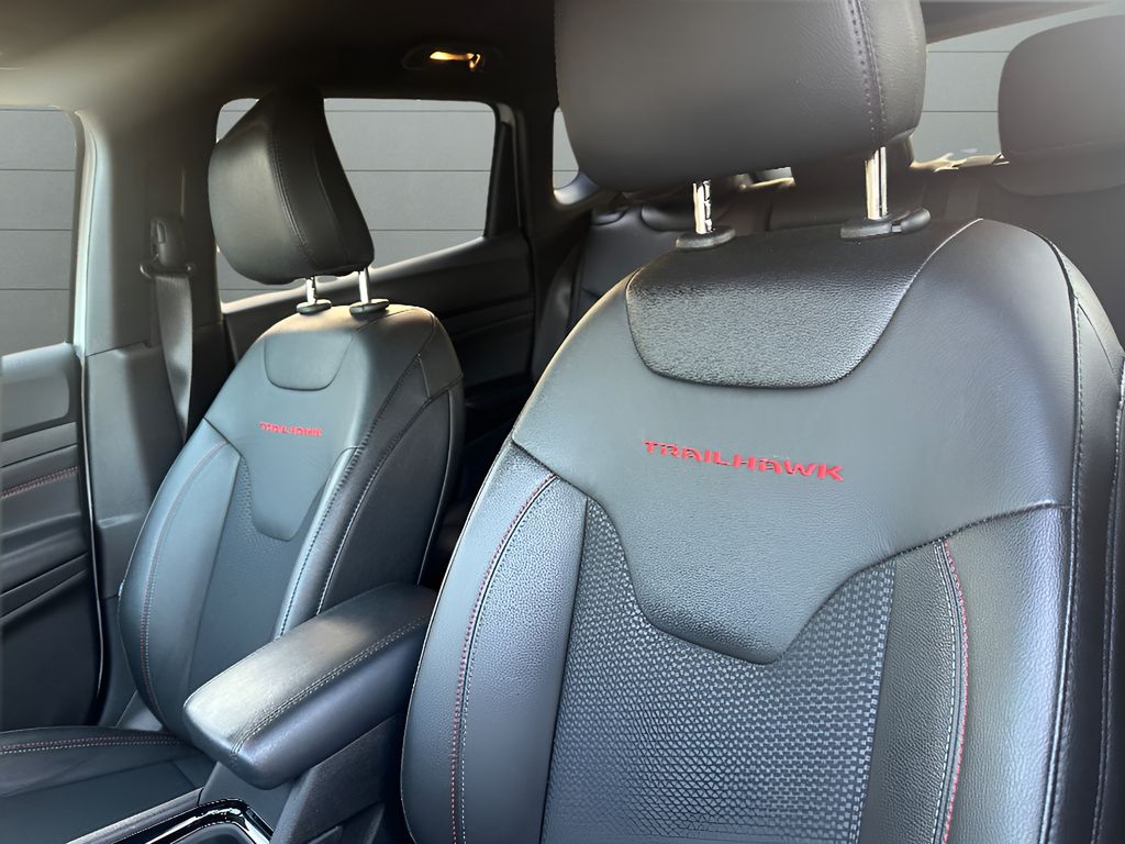 Used 2025 Jeep Compass Trailhawk