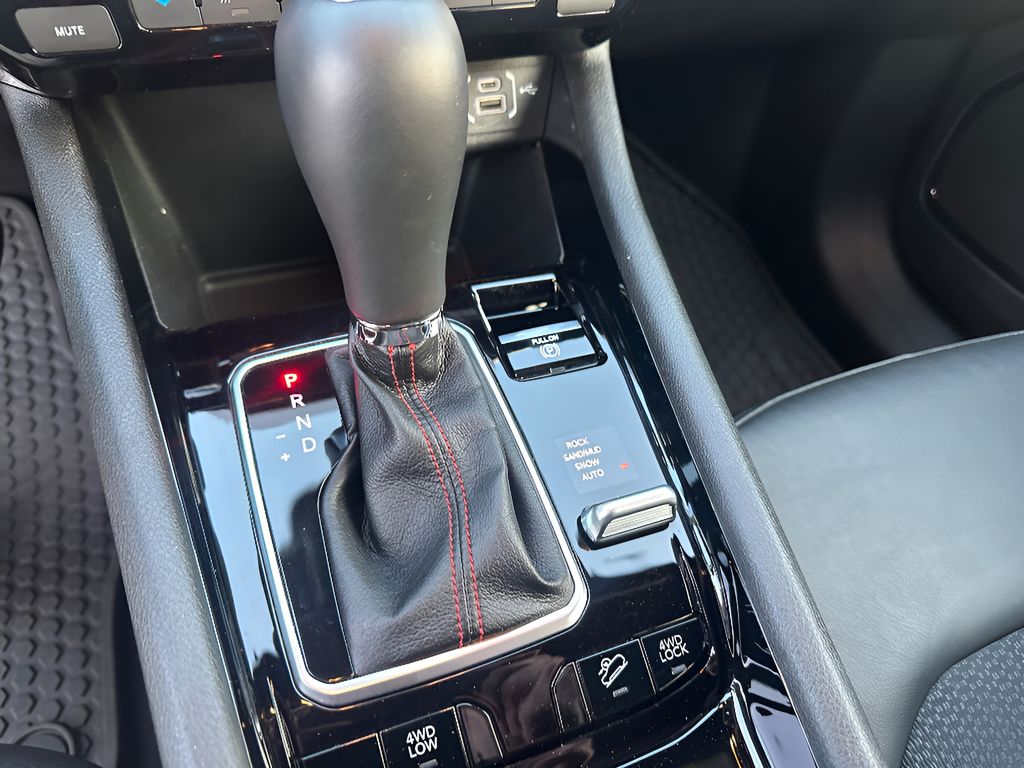 Used 2025 Jeep Compass Trailhawk