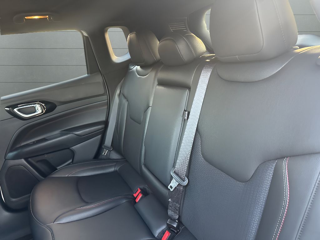 Used 2025 Jeep Compass Trailhawk