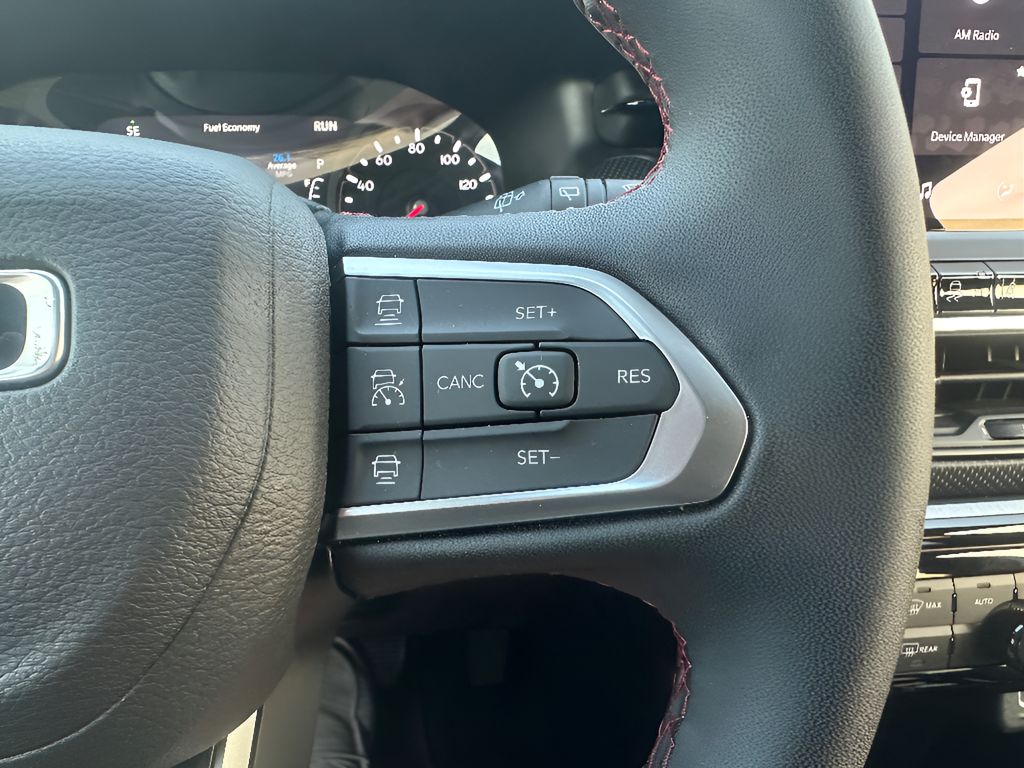 Used 2025 Jeep Compass Trailhawk