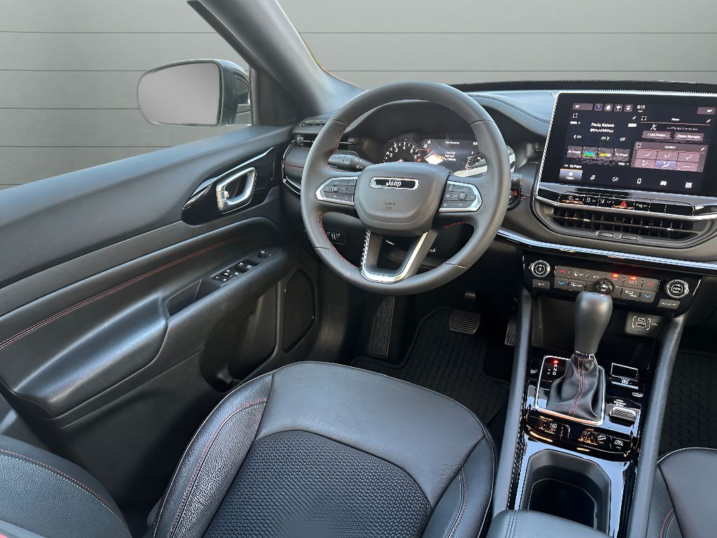 Used 2025 Jeep Compass Trailhawk