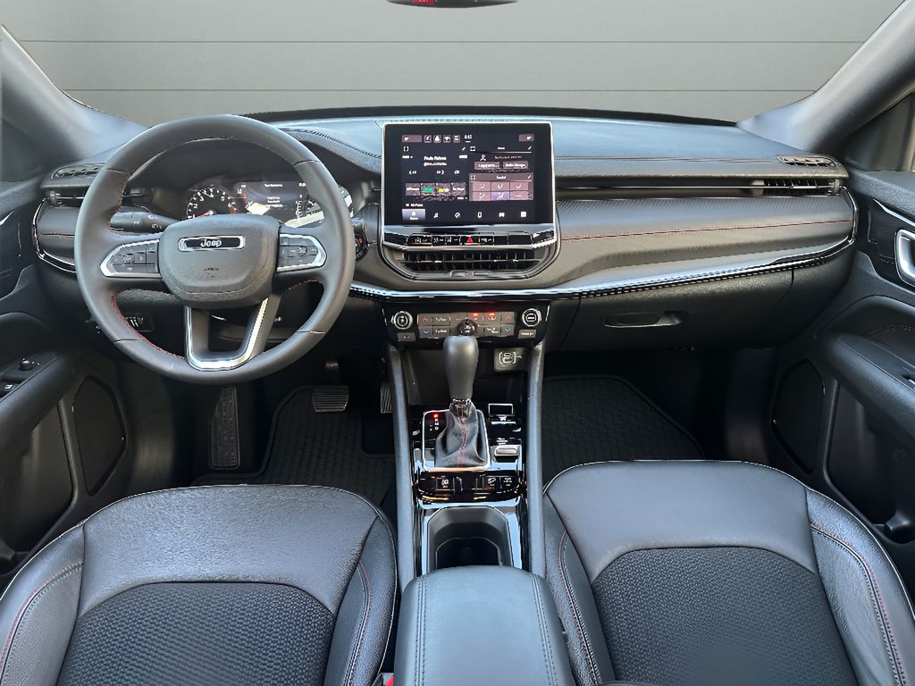 Used 2025 Jeep Compass Trailhawk