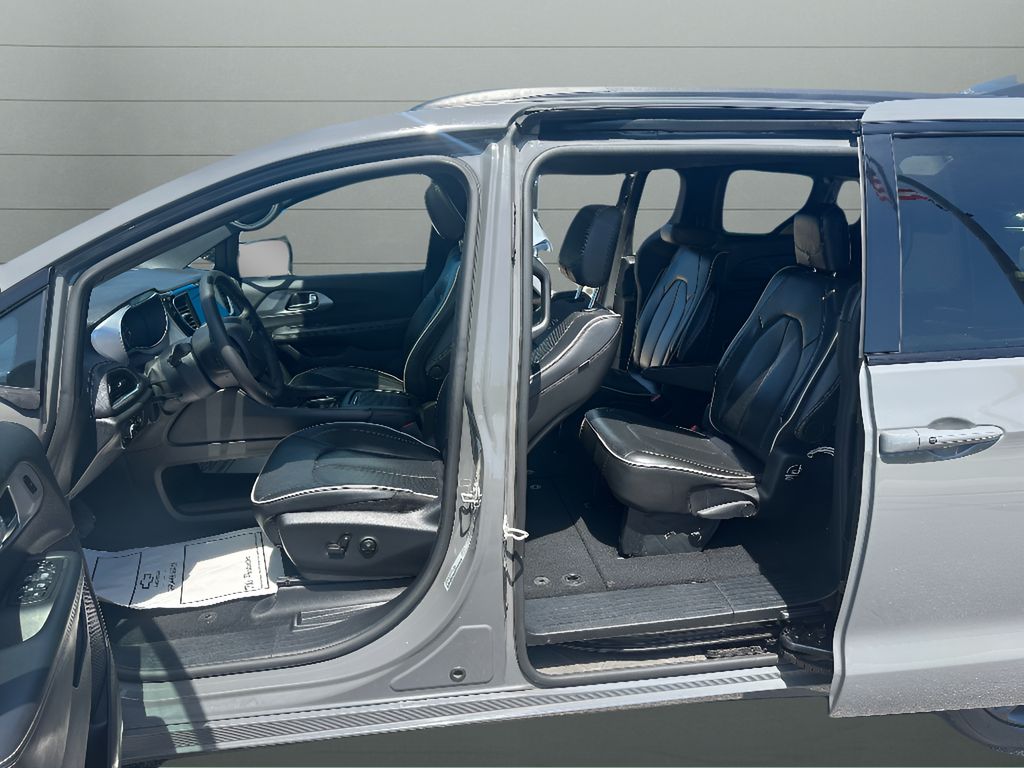 2025 Chrysler Pacifica Limited - Ceramic Gray Clearcoat exterior view 13