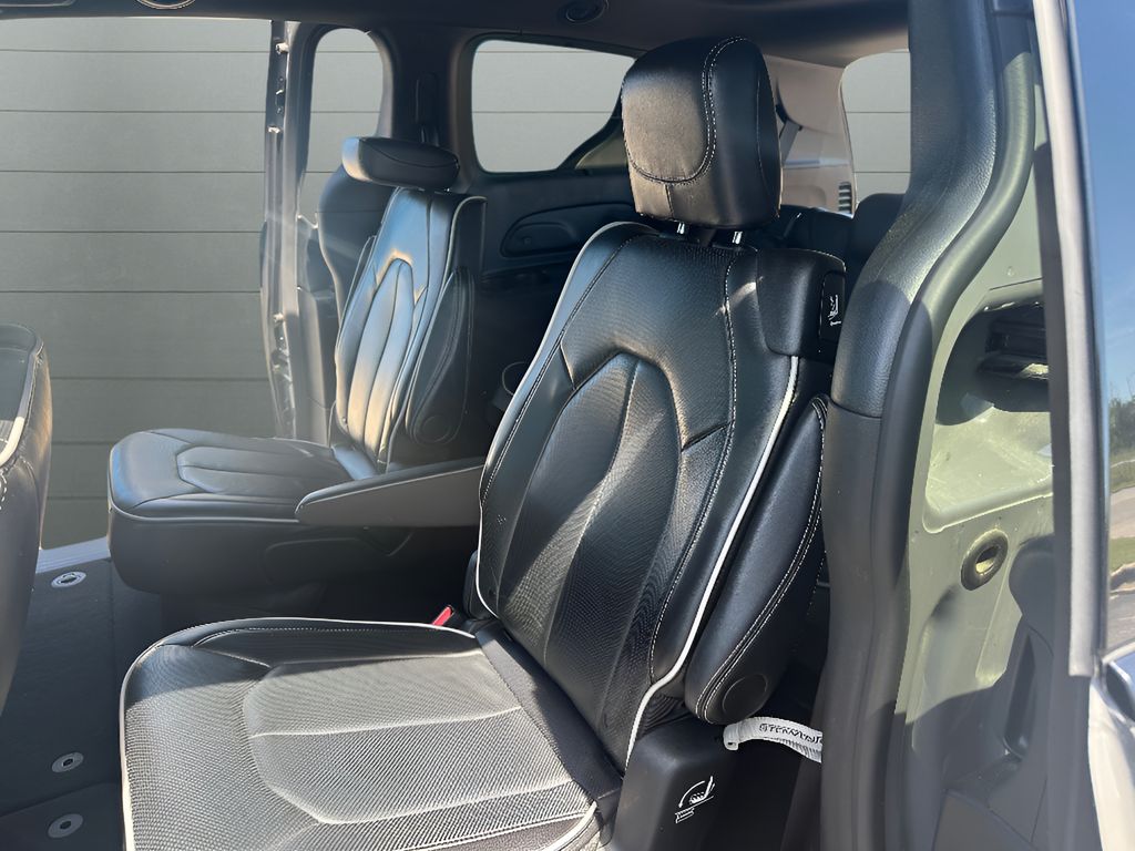 2025 Chrysler Pacifica Limited - Ceramic Gray Clearcoat exterior view 6