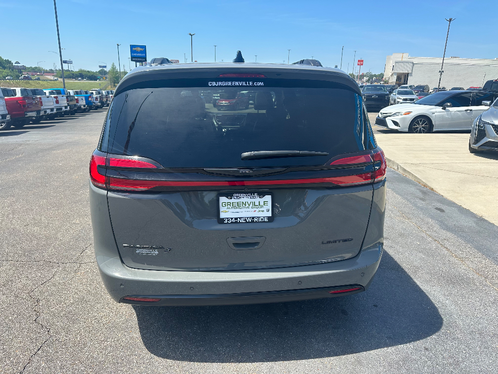 2025 Chrysler Pacifica Limited - Ceramic Gray Clearcoat exterior view 12