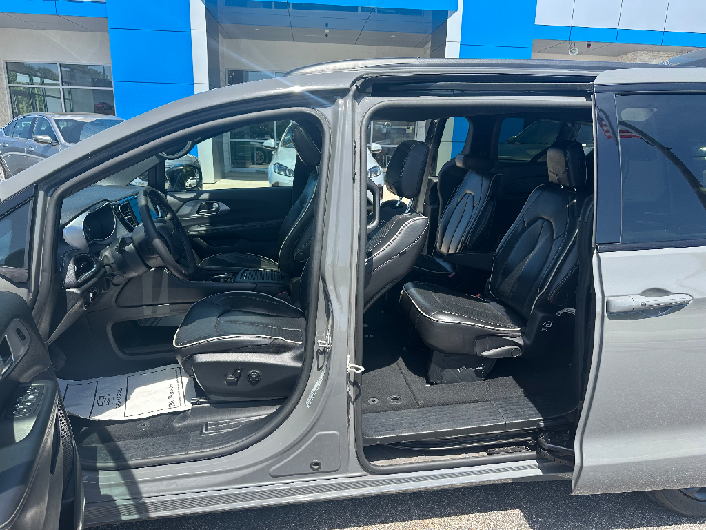 2025 Chrysler Pacifica Limited - Ceramic Gray Clearcoat exterior view 13