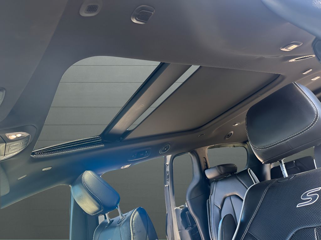 2025 Chrysler Pacifica Limited - Ceramic Gray Clearcoat exterior view 7
