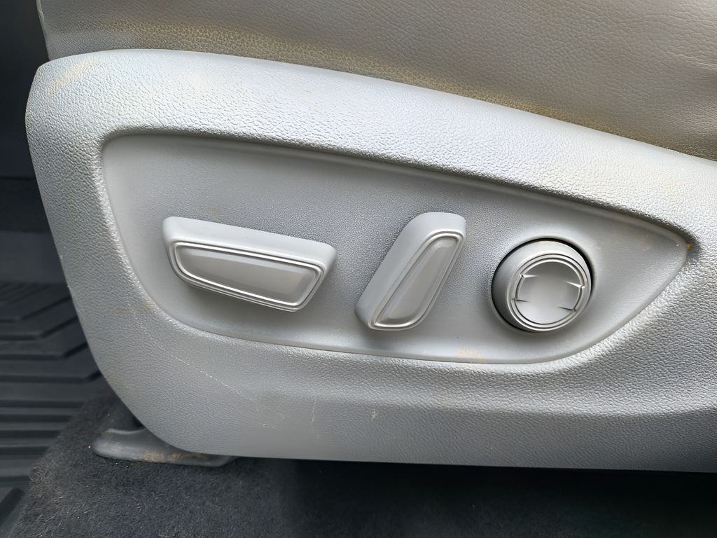 2023 Toyota Highlander Limited - Magnetic Gray Metallic exterior view 15