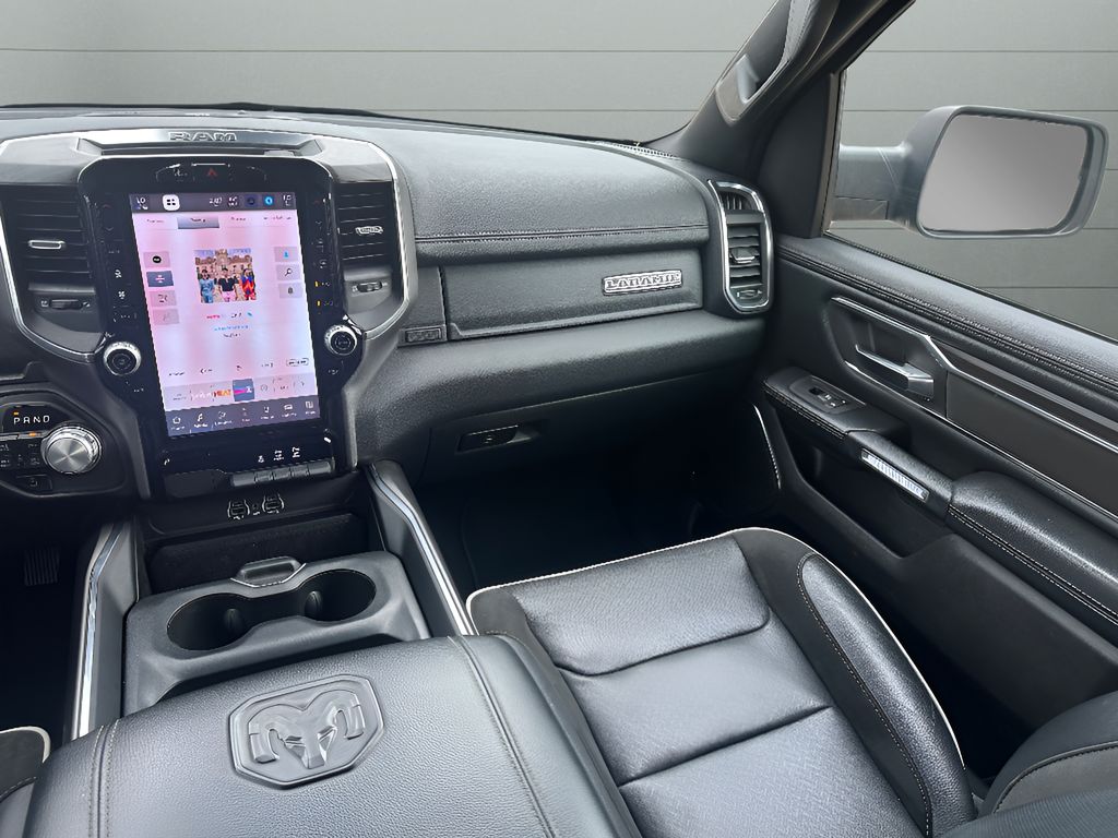 2025 Ram 1500 Laramie - Diamond Black Crystal Pearlcoat exterior view 16