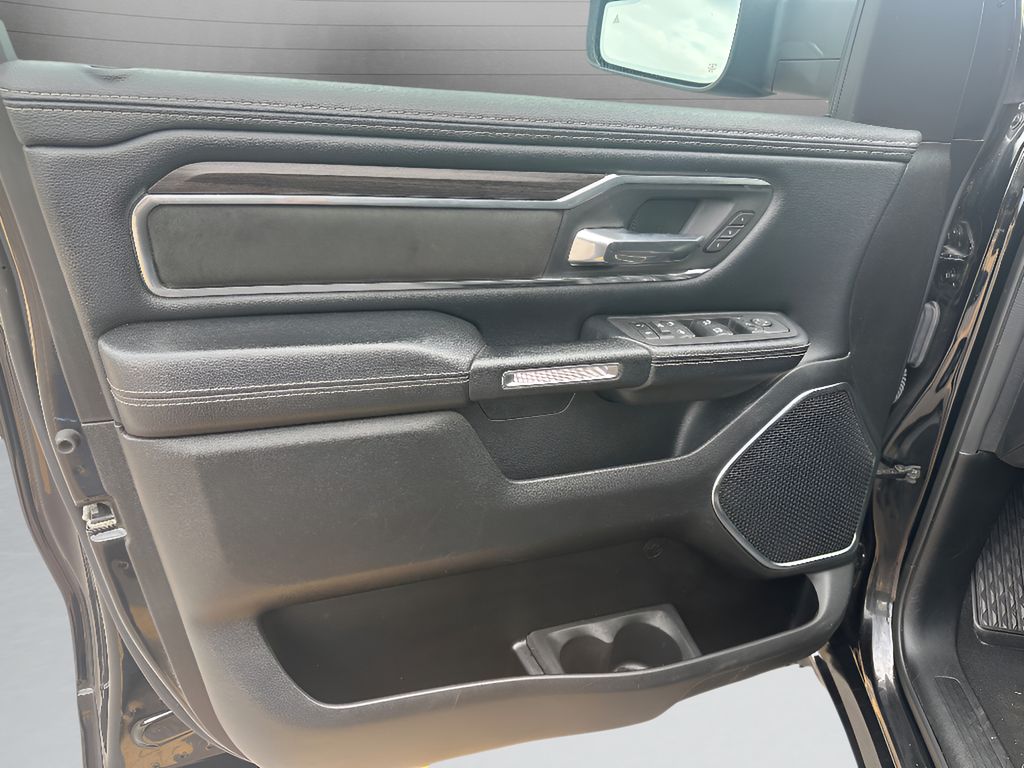 2025 Ram 1500 Laramie - Diamond Black Crystal Pearlcoat exterior view 17