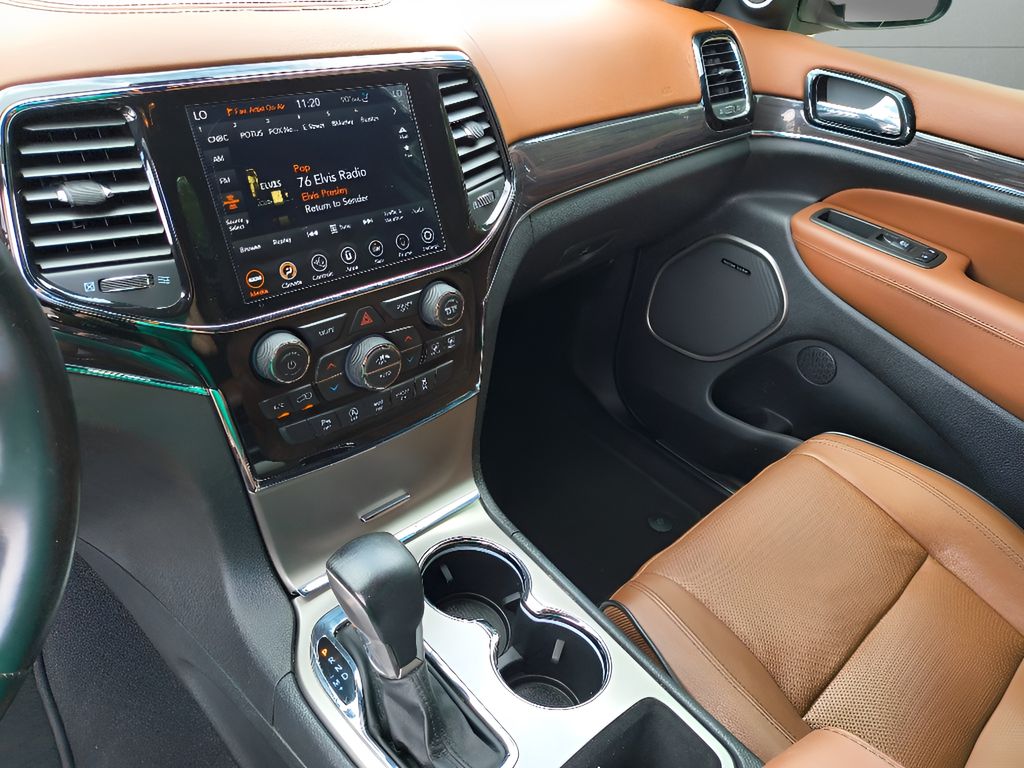 2021 Jeep Grand Cherokee Overland - Diamond Black Crystal Pearlcoat exterior view 19