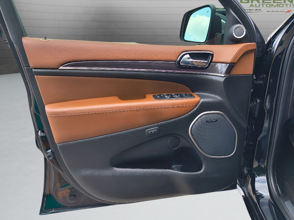 2021 Jeep Grand Cherokee Overland - Diamond Black Crystal Pearlcoat exterior view 11