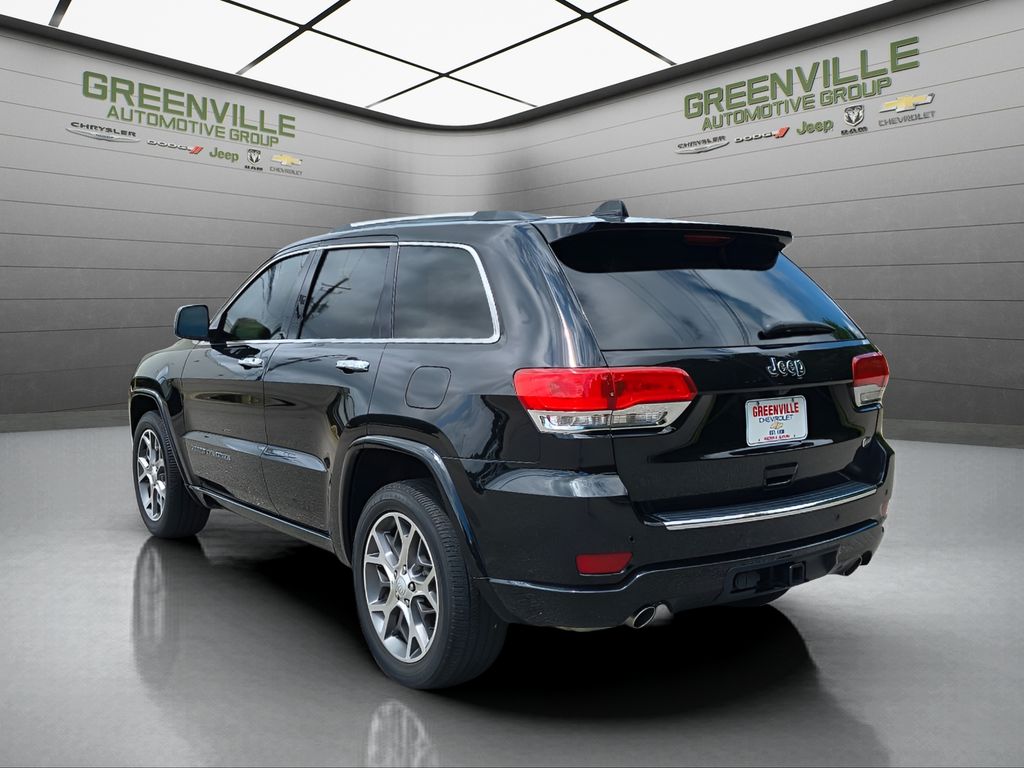 2021 Jeep Grand Cherokee Overland - Diamond Black Crystal Pearlcoat exterior view 3