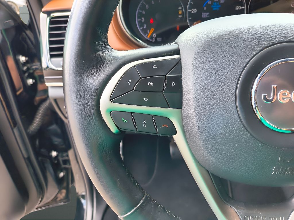 2021 Jeep Grand Cherokee Overland - Diamond Black Crystal Pearlcoat exterior view 16