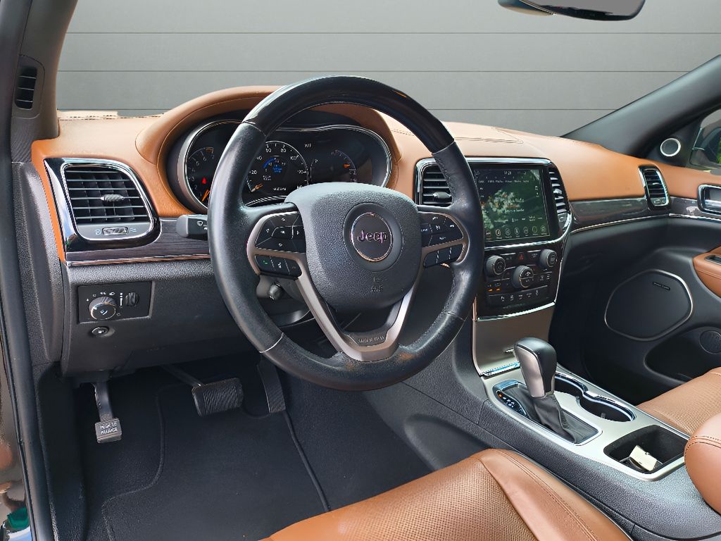 2021 Jeep Grand Cherokee Overland - Diamond Black Crystal Pearlcoat exterior view 15