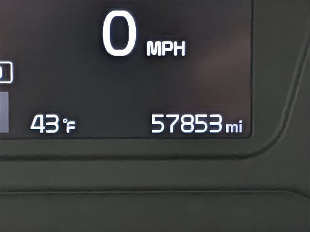 2020 Kia Sorento LX V6 - Sparkling Silver exterior view 17