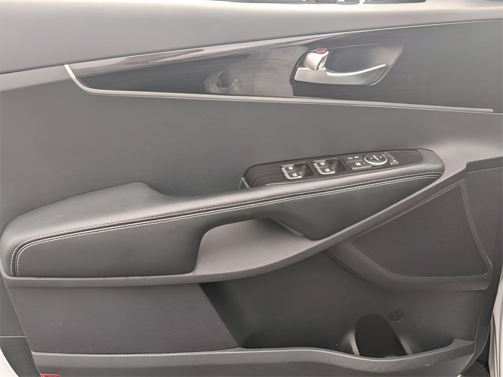 2020 Kia Sorento LX V6 - Snow White Pearl exterior view 12