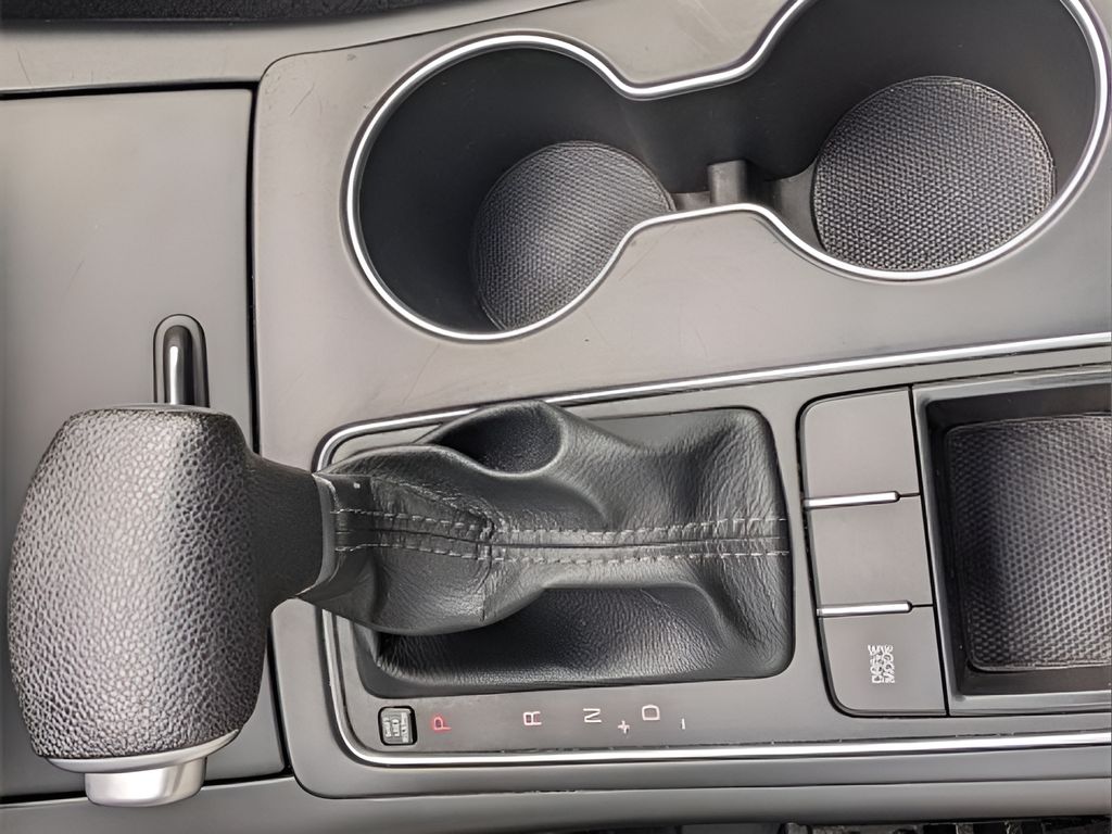 2020 Kia Sorento LX V6 - Snow White Pearl exterior view 19