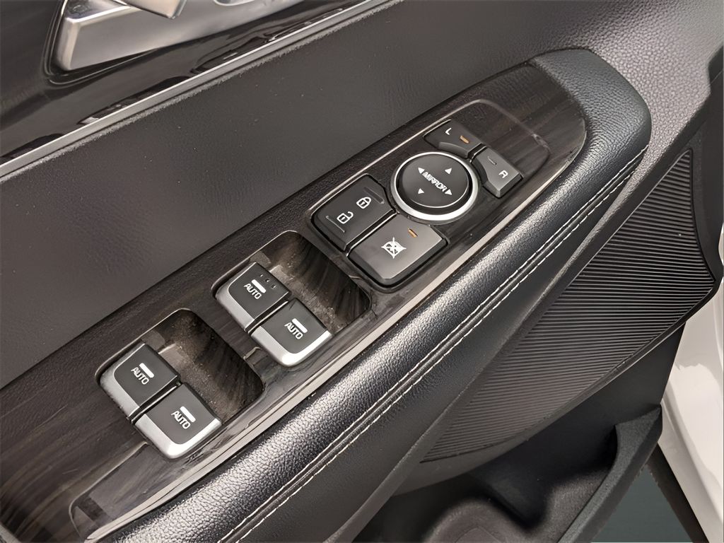 2020 Kia Sorento LX V6 - Snow White Pearl exterior view 13