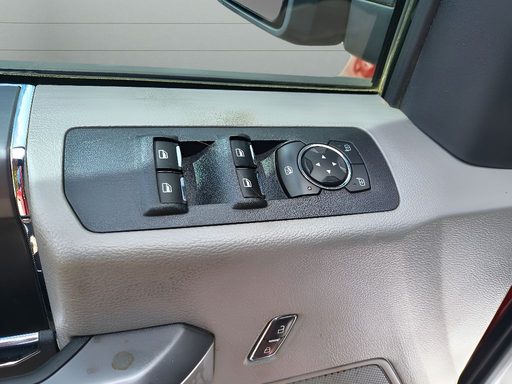 2020 Ford F-150 XLT SuperCrew 4x2 - Rapid Red Metallic Tinted Clearcoat exterior view 9