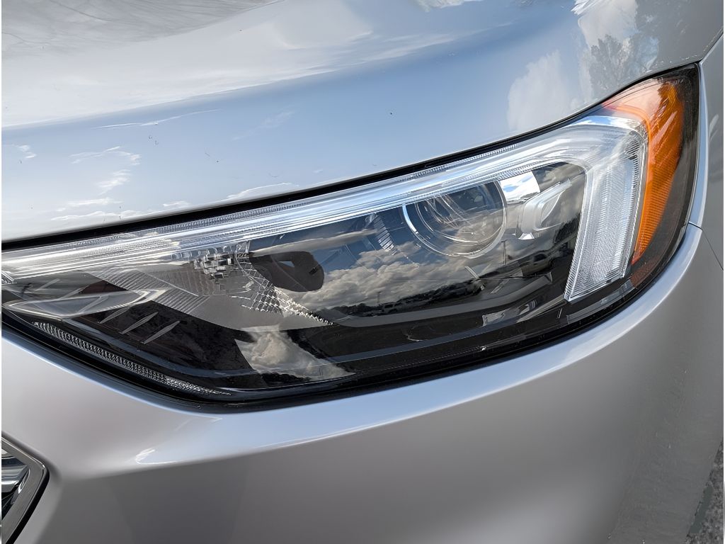 2024 Ford Edge Titanium - Iconic Silver Metallic exterior view 13