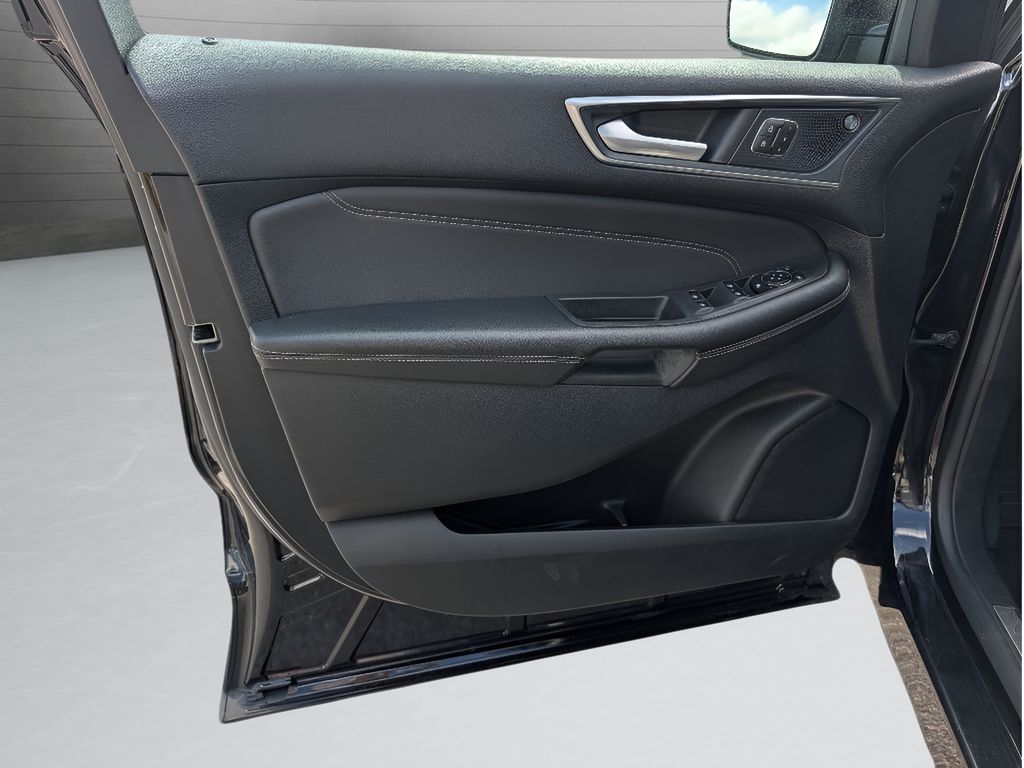 2024 Ford Edge Titanium - Agate Black Metallic exterior view 15