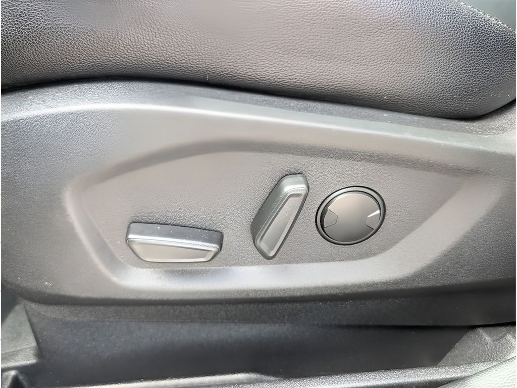 2024 Ford Edge Titanium - Agate Black Metallic exterior view 16