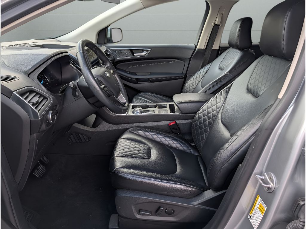 2024 Ford Edge Titanium - Iconic Silver Metallic exterior view 17