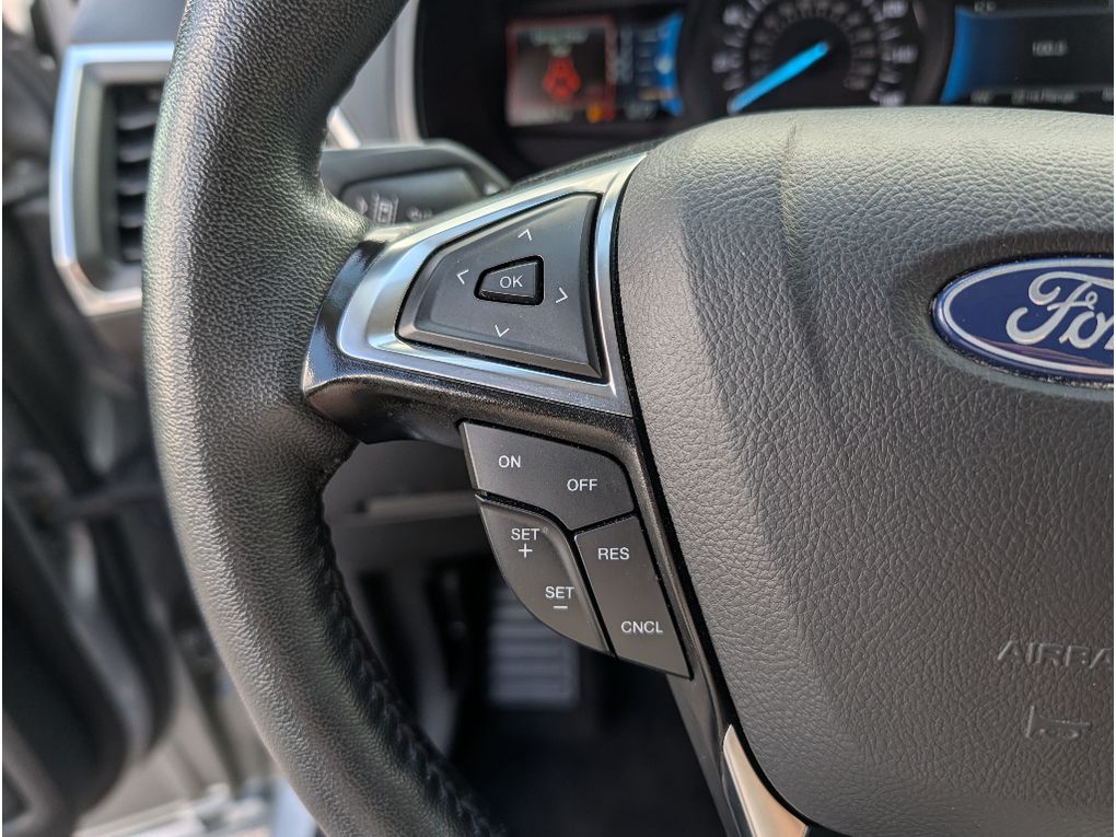 2024 Ford Edge Titanium - Iconic Silver Metallic exterior view 19