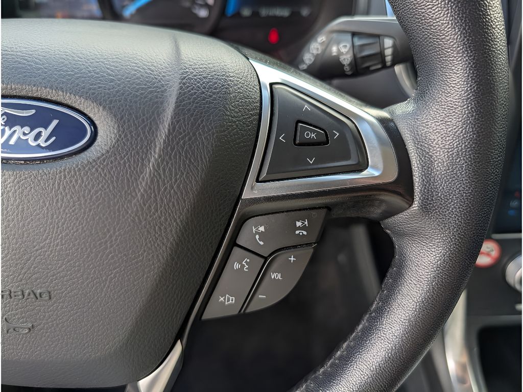 2024 Ford Edge Titanium - Iconic Silver Metallic exterior view 20