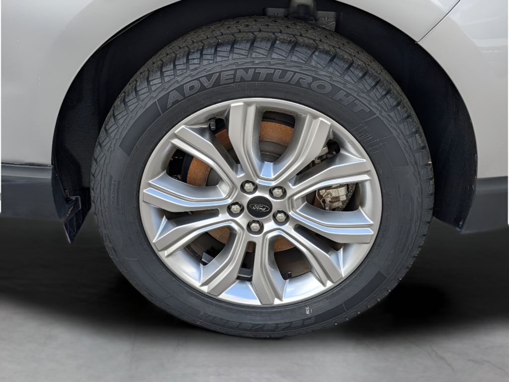 2024 Ford Edge Titanium - Iconic Silver Metallic exterior view 4