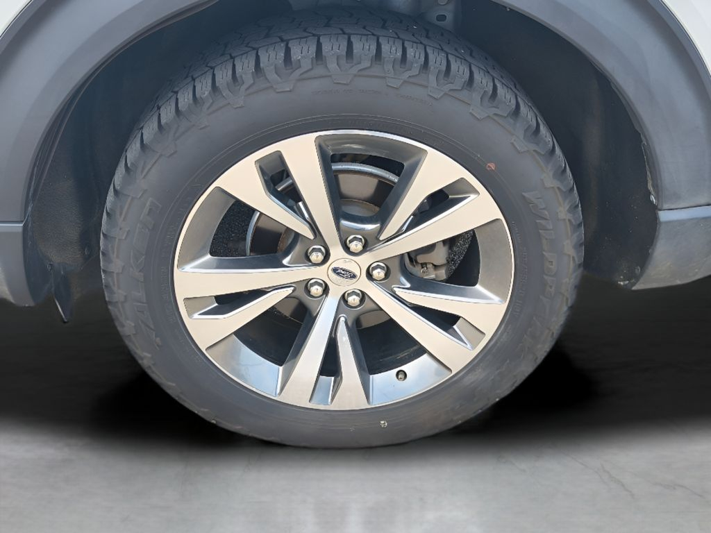 2020 Ford Explorer Platinum 4WD - Star White Metallic Tri-Coat exterior view 3