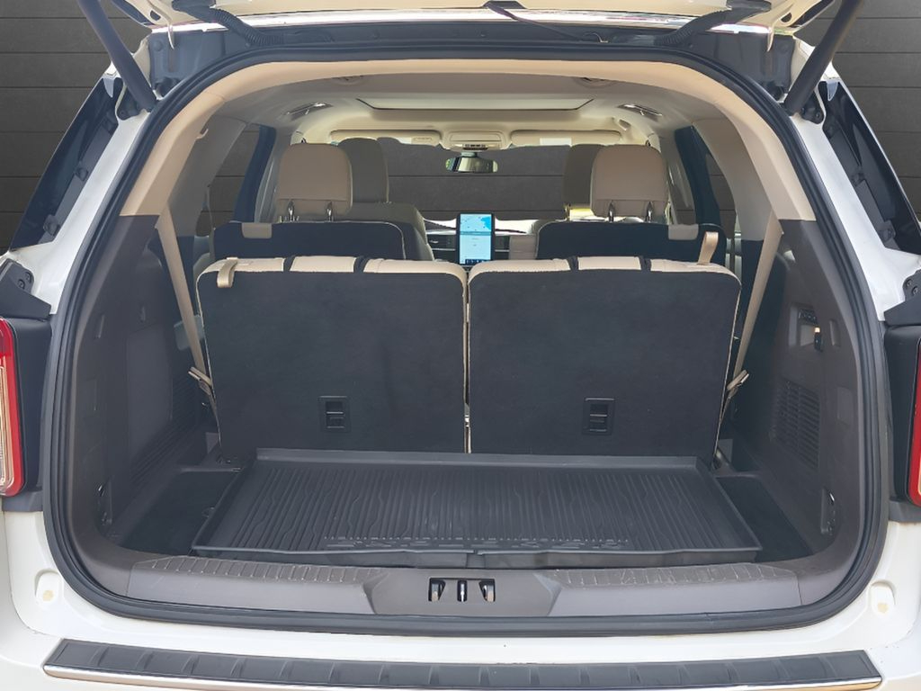 2020 Ford Explorer Platinum 4WD - Star White Metallic Tri-Coat exterior view 7