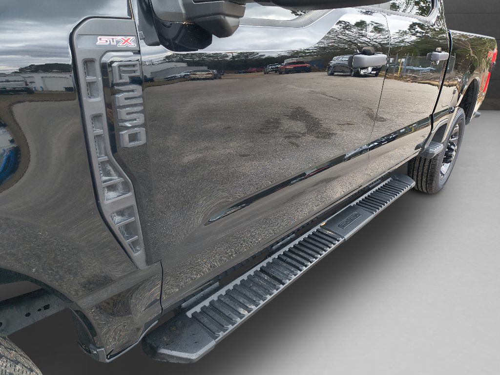 2024 Ford F-250 Super Duty - Agate Black Metallic exterior view 13
