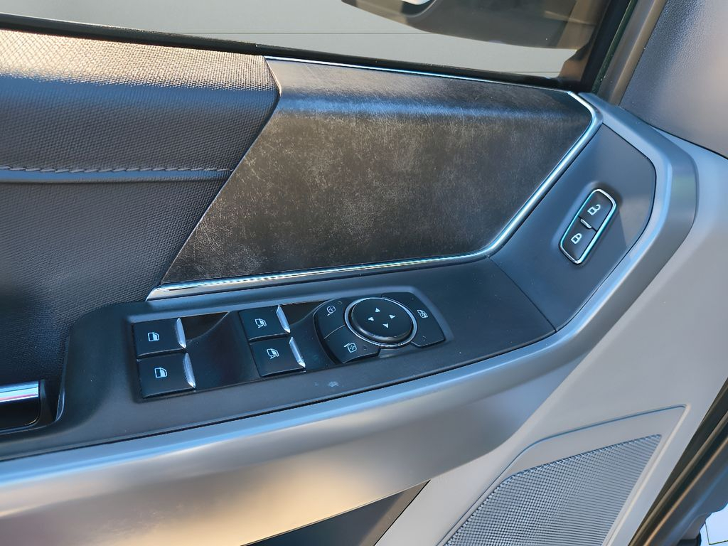 2023 Ford F-150 XLT 4WD SUPERCREW - Iconic Silver Metallic exterior view 9