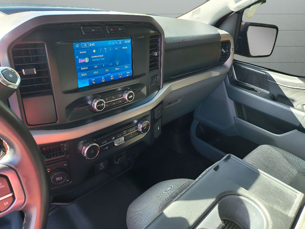 2023 Ford F-150 XLT 4WD SUPERCREW - Iconic Silver Metallic exterior view 17