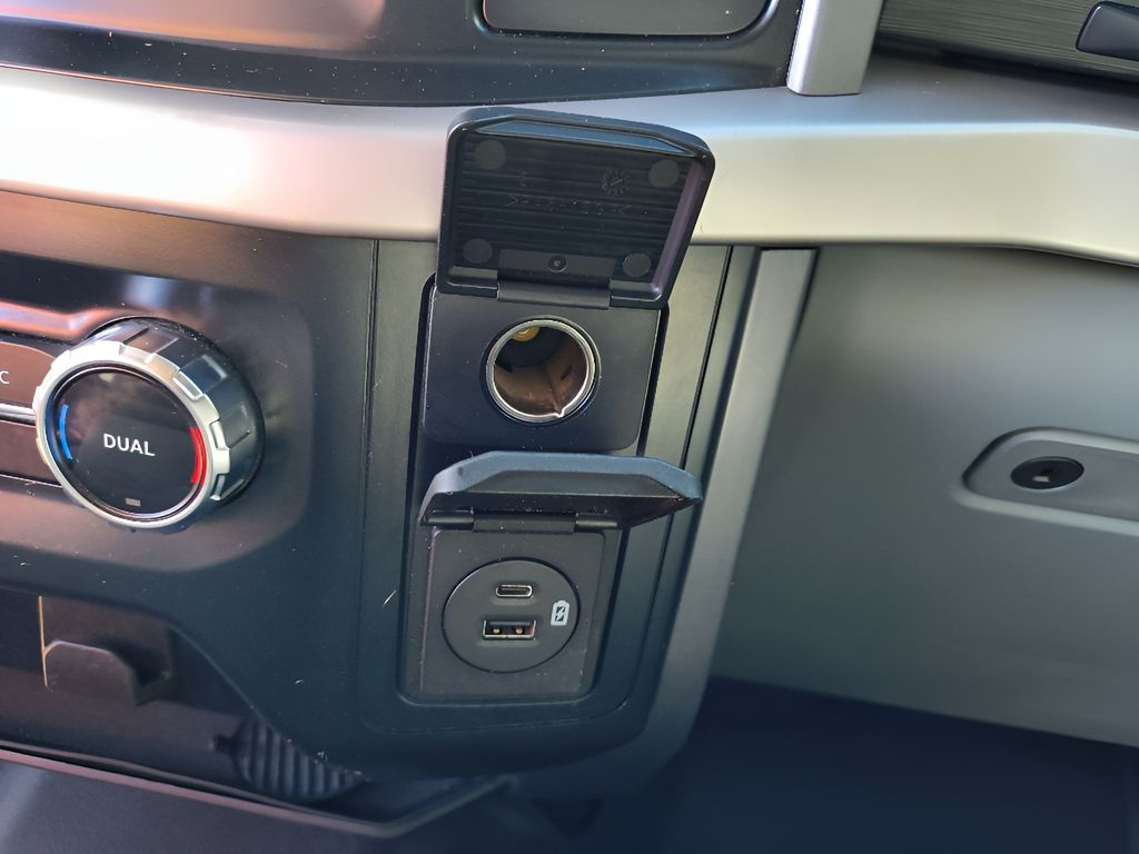 2023 Ford F-150 XLT 4WD SUPERCREW - Iconic Silver Metallic exterior view 18