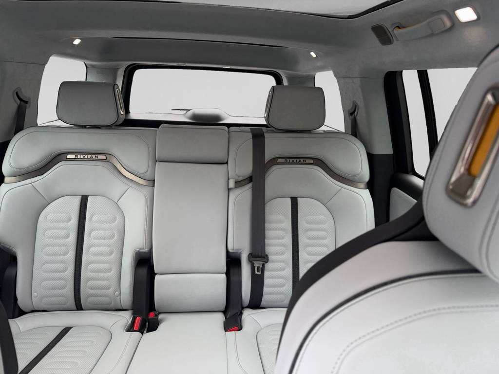 2023 Rivian R1S Adventure - Photo 9