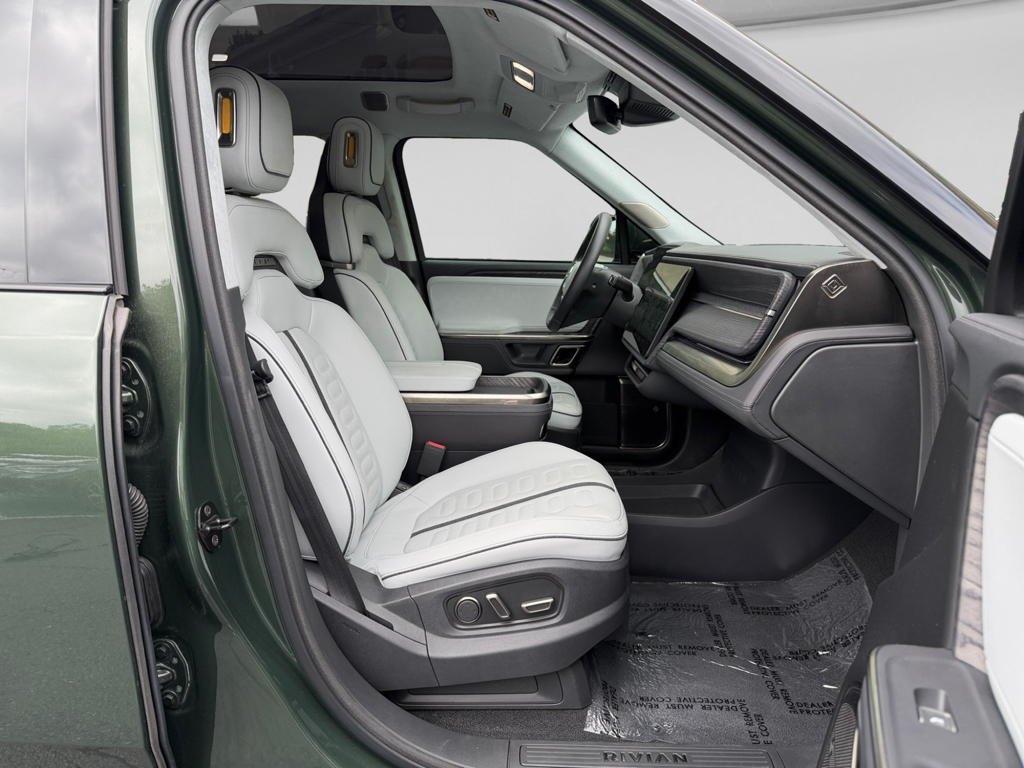2023 Rivian R1S Adventure - Photo 11